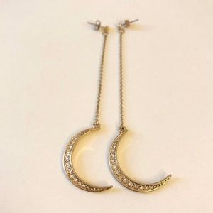 NWOT Crescent Moon Pendant Dangling Earrings Gold